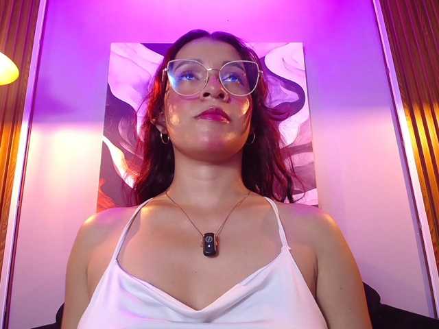 GagingBriana live cam preview