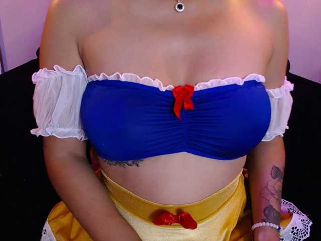 GagingBriana live cam preview