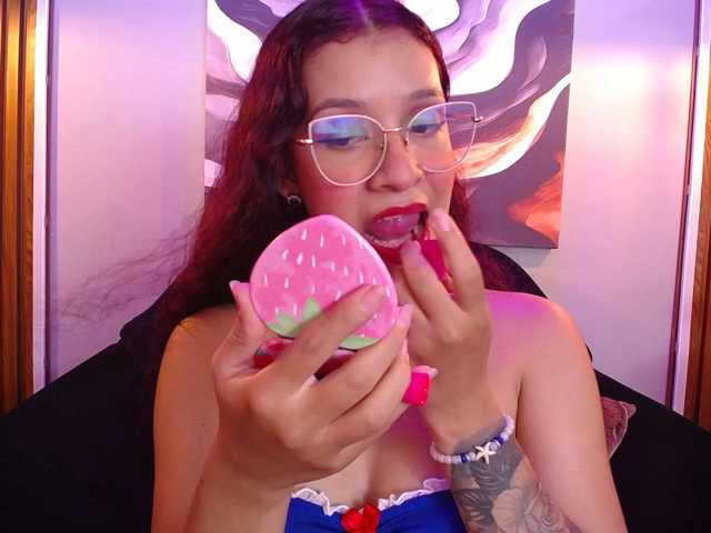 GagingBriana live cam on BongaCams