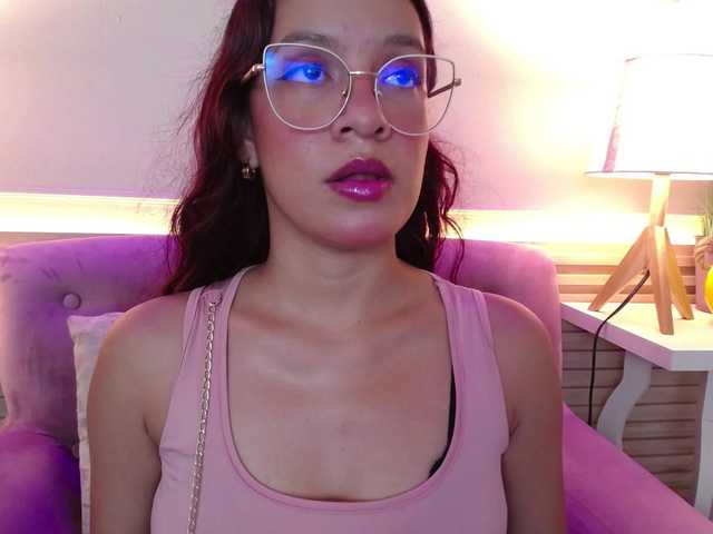 GagingBriana live cam on UnifiedCams
