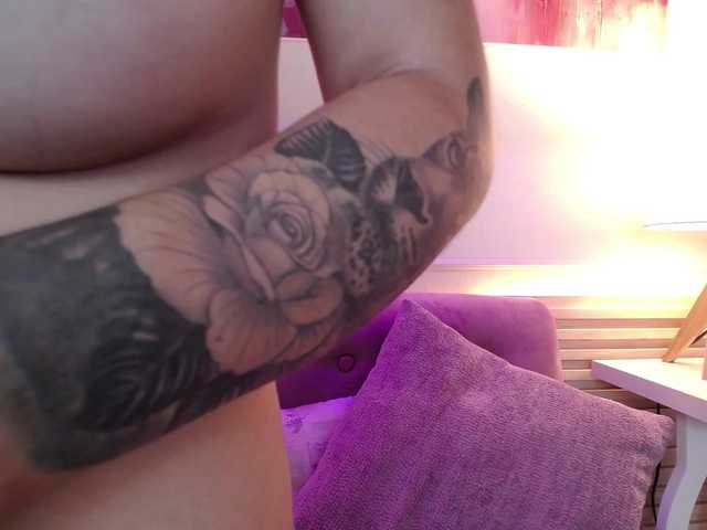 GagingBriana live cam on BongaCams