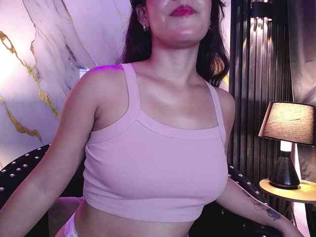 GagingBriana webcam