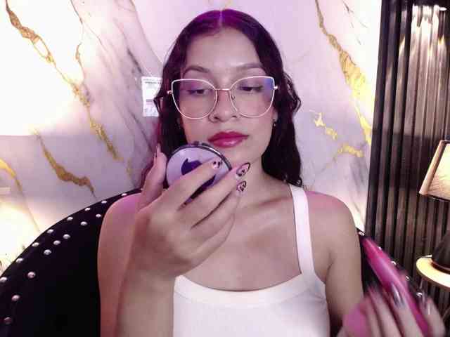 GagingBriana webcam