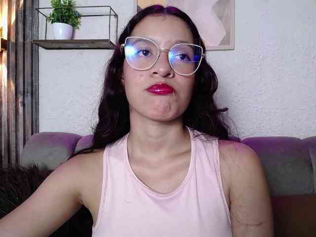 GagingBriana webcam