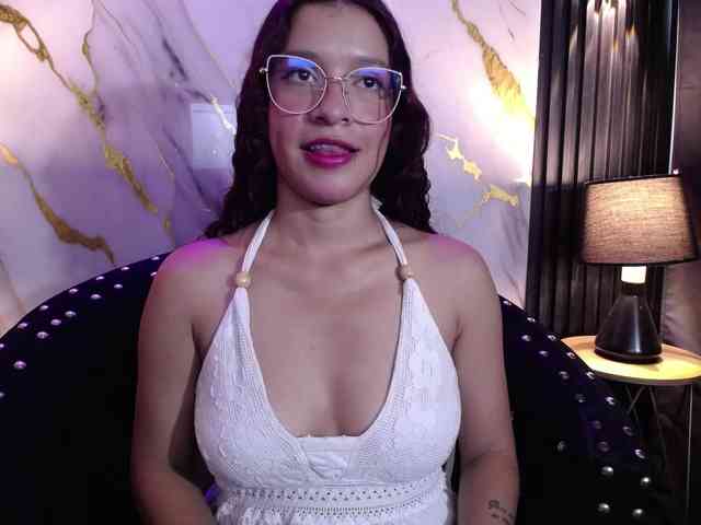 GagingBriana webcam