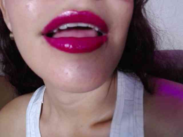 GagingBriana webcam