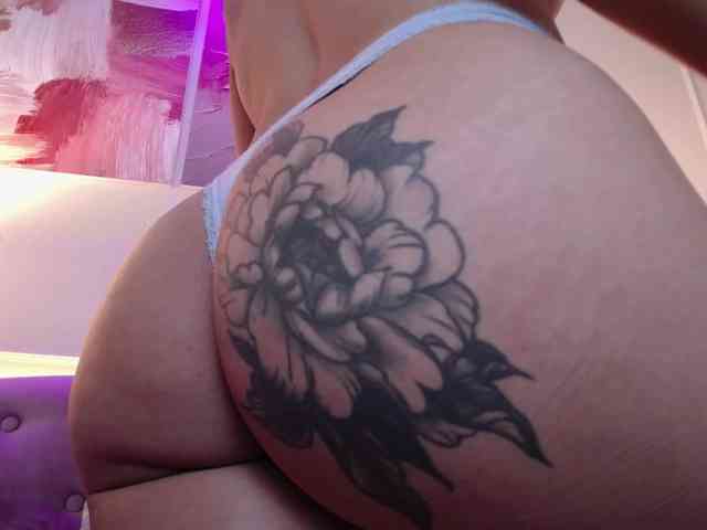 GagingBriana webcam