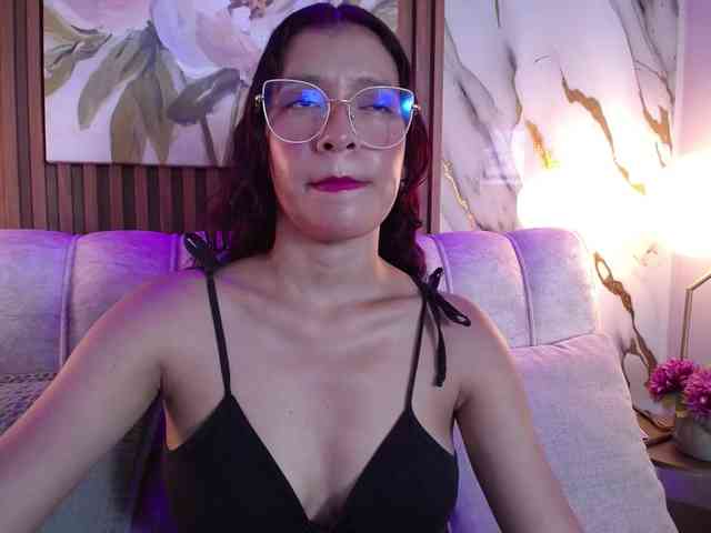 GagingBriana webcam