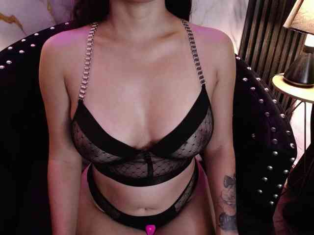GagingBriana webcam