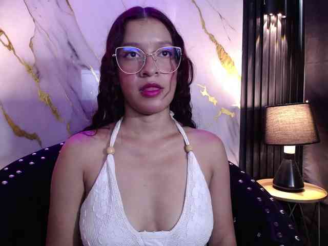 GagingBriana webcam