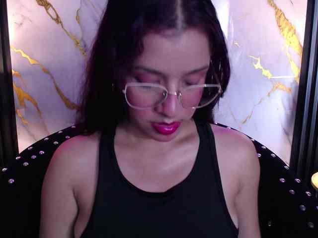 GagingBriana webcam