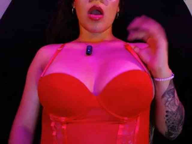 GagingBriana webcam