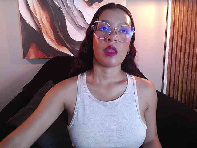 GagingBriana webcam