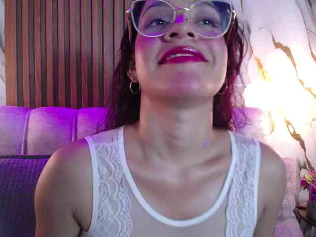 GagingBriana webcam