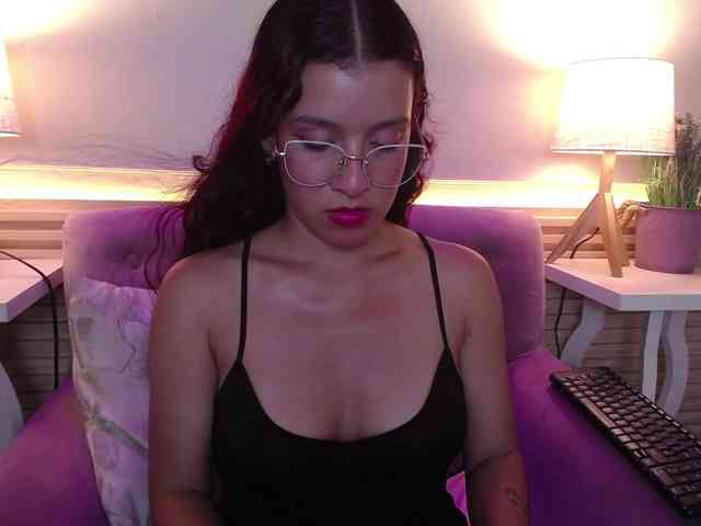 GagingBriana webcam