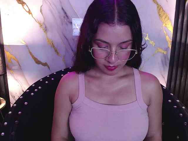 GagingBriana webcam