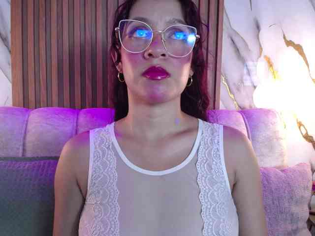 GagingBriana webcam