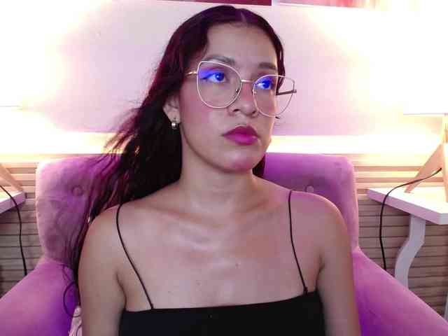 GagingBriana webcam