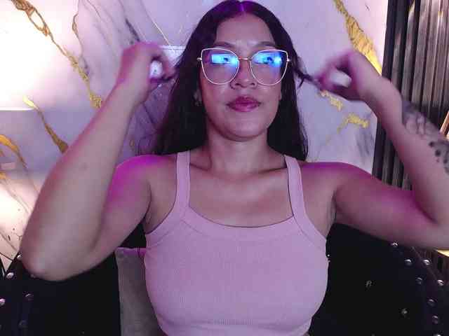 GagingBriana webcam