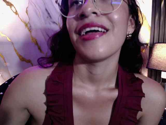 GagingBriana webcam