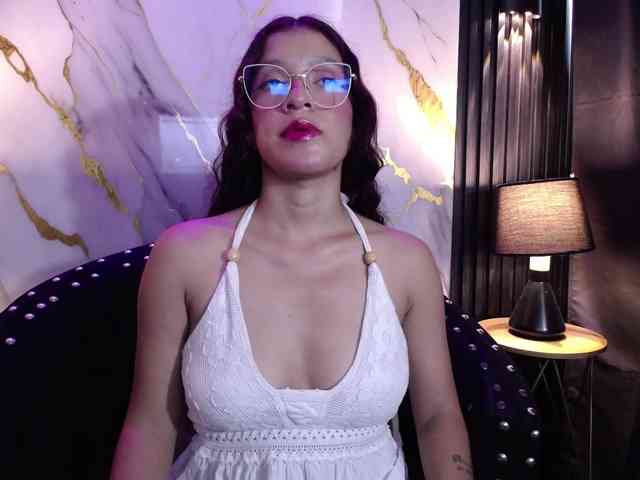 GagingBriana webcam