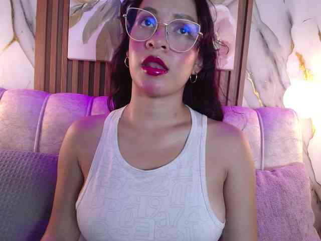 GagingBriana webcam