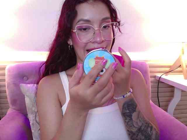 GagingBriana webcam