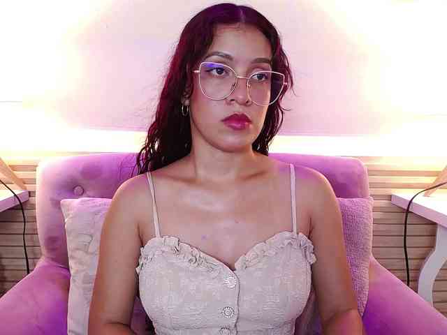 GagingBriana webcam