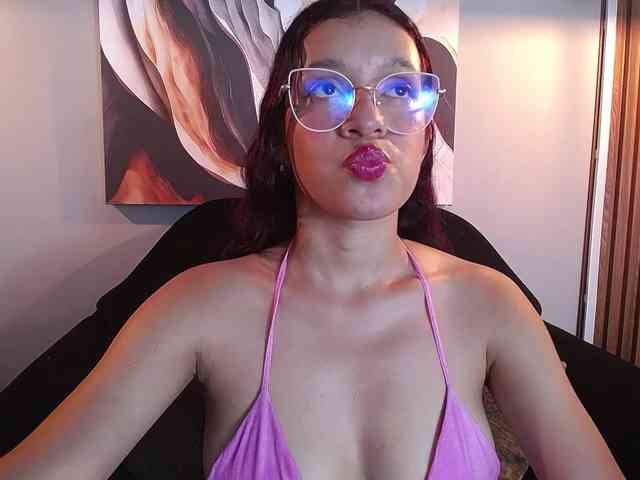 GagingBriana webcam