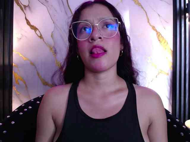 GagingBriana webcam
