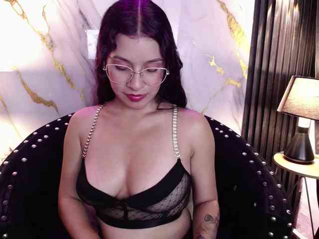 GagingBriana webcam