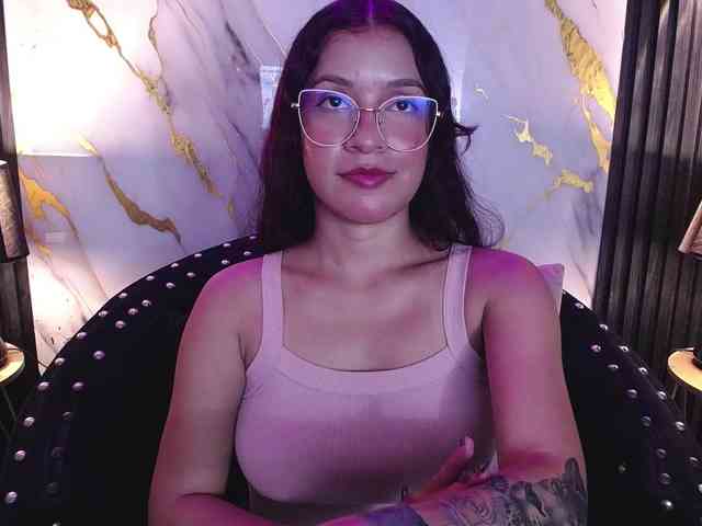 GagingBriana webcam