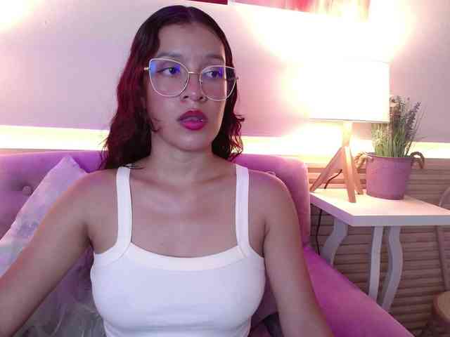 GagingBriana webcam