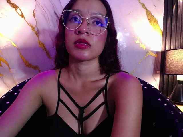 GagingBriana webcam