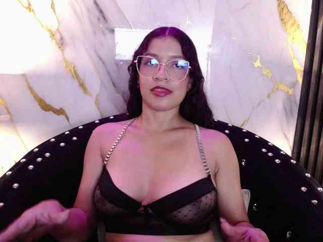GagingBriana webcam