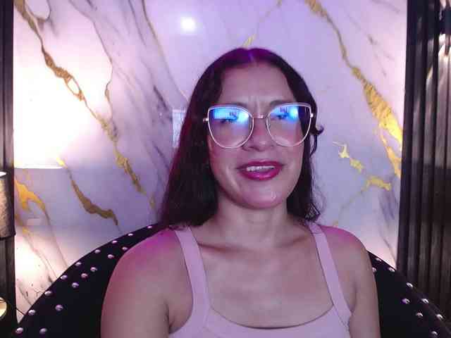 GagingBriana webcam