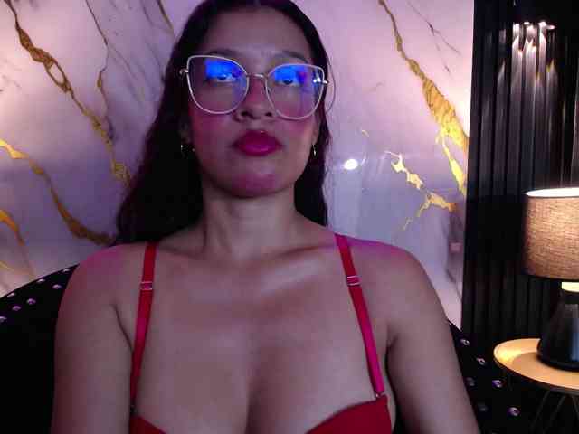 GagingBriana webcam