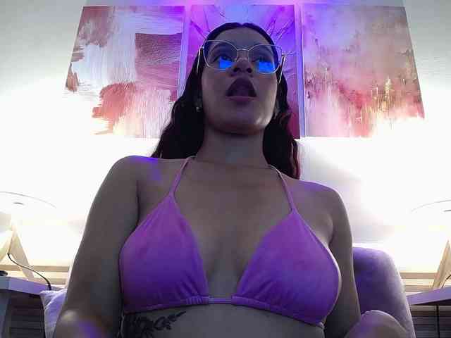 GagingBriana webcam