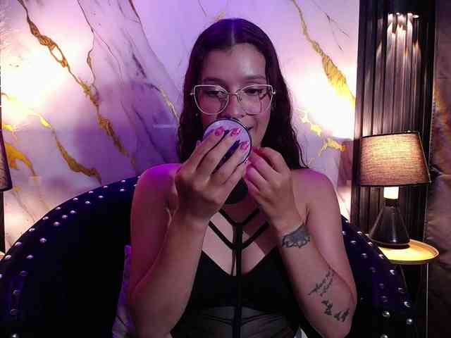 GagingBriana webcam