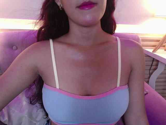 GagingBriana webcam