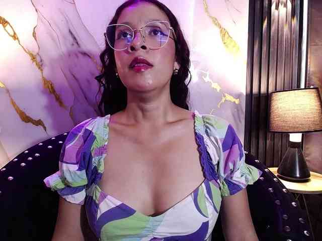 GagingBriana webcam