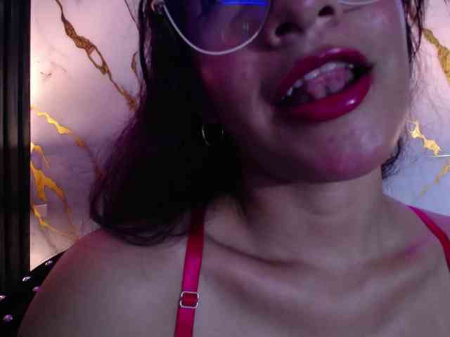 GagingBriana webcam