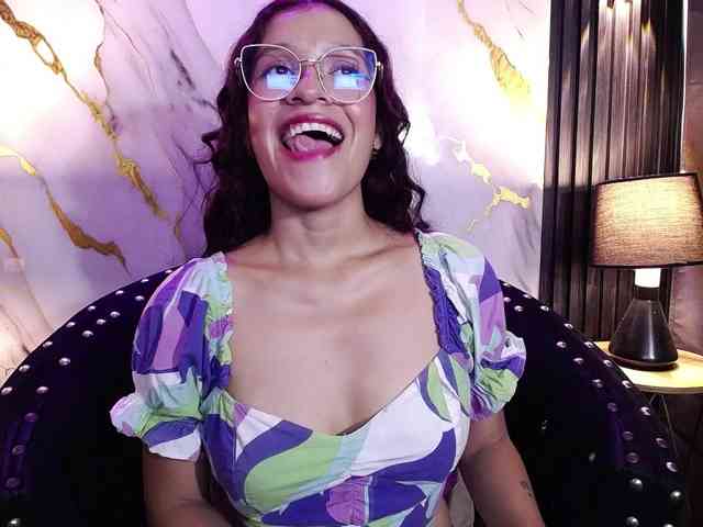 GagingBriana webcam