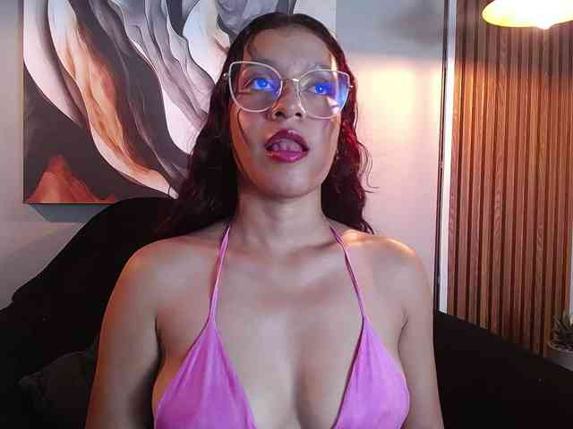 GagingBriana webcam