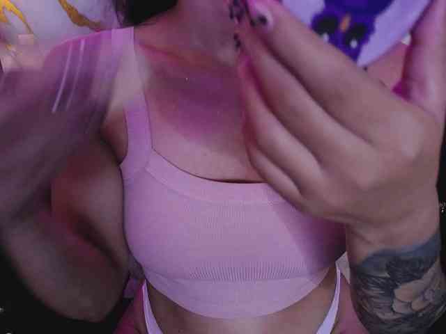 GagingBriana webcam