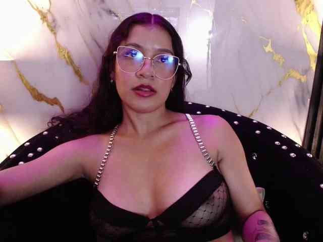 GagingBriana webcam