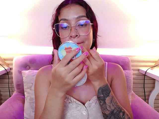 GagingBriana webcam