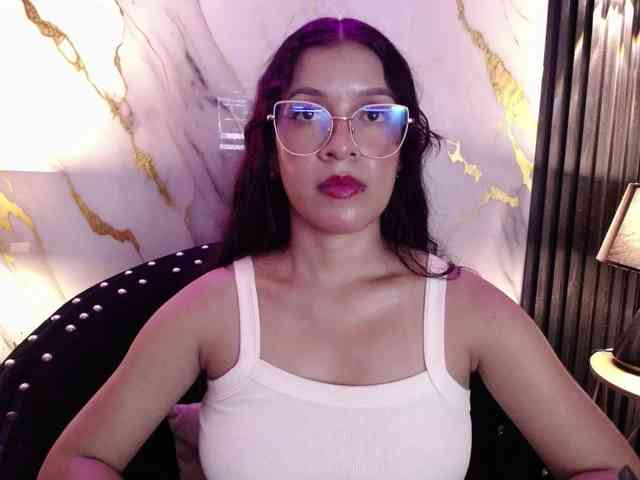 GagingBriana webcam