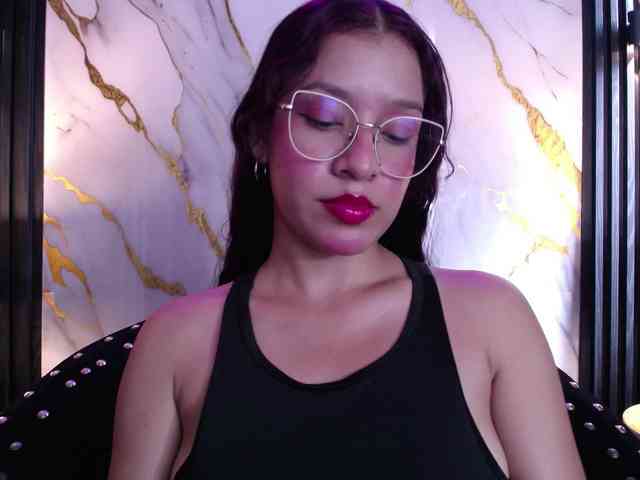 GagingBriana webcam