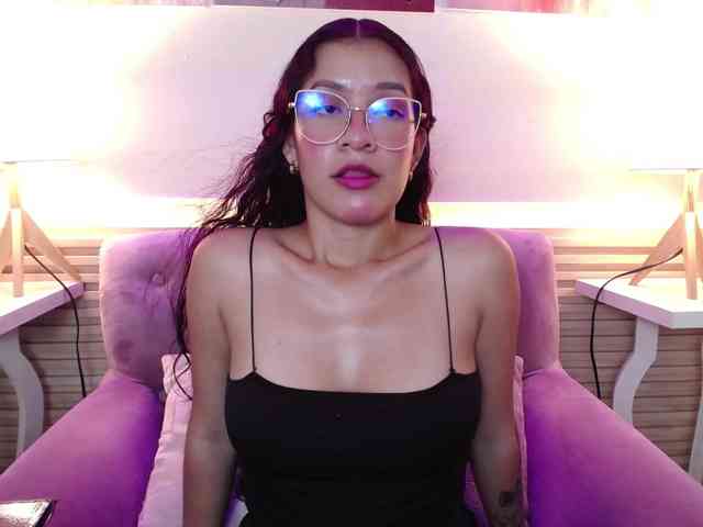 GagingBriana webcam